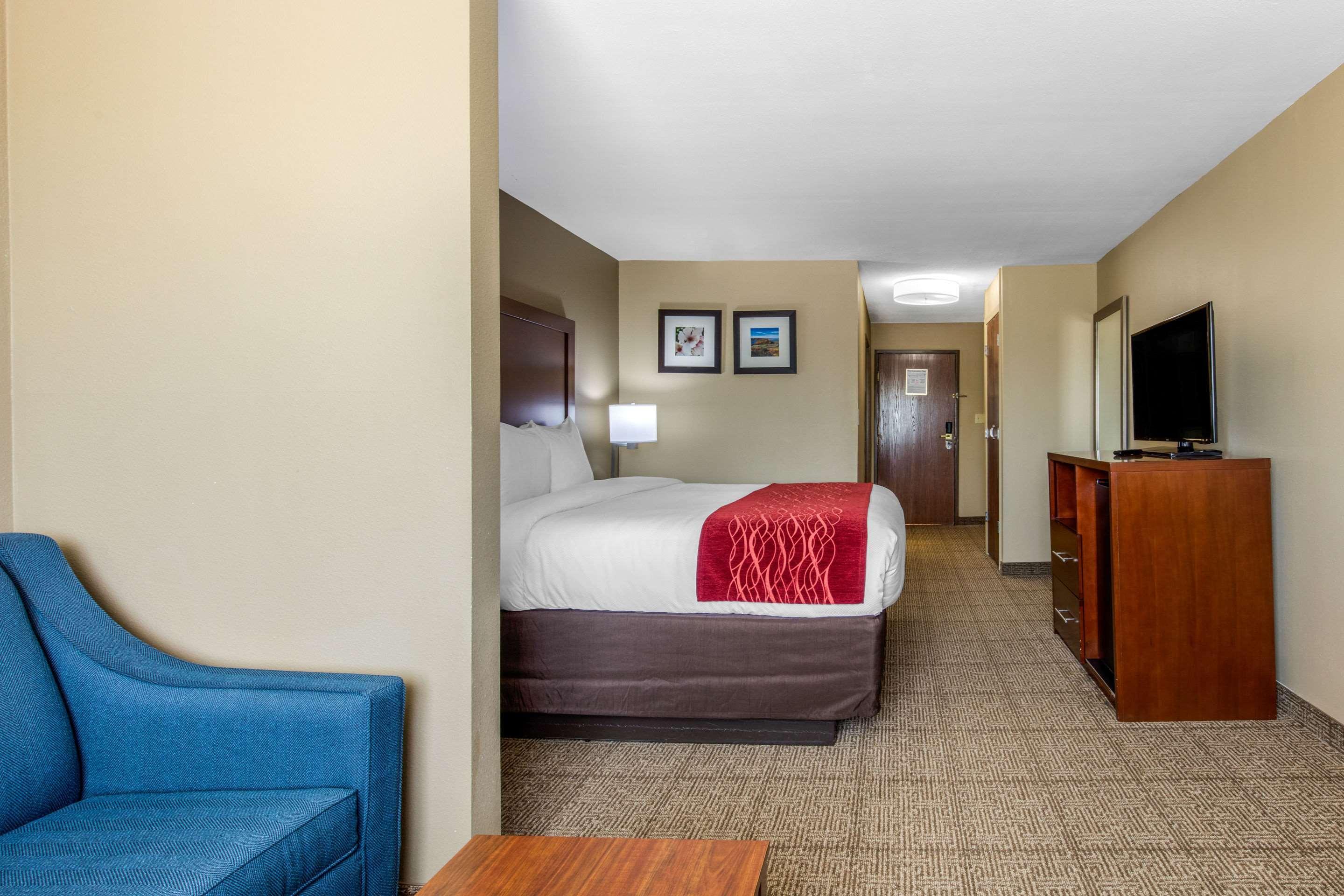 מק'קומב Comfort Inn & Suites מראה חיצוני תמונה