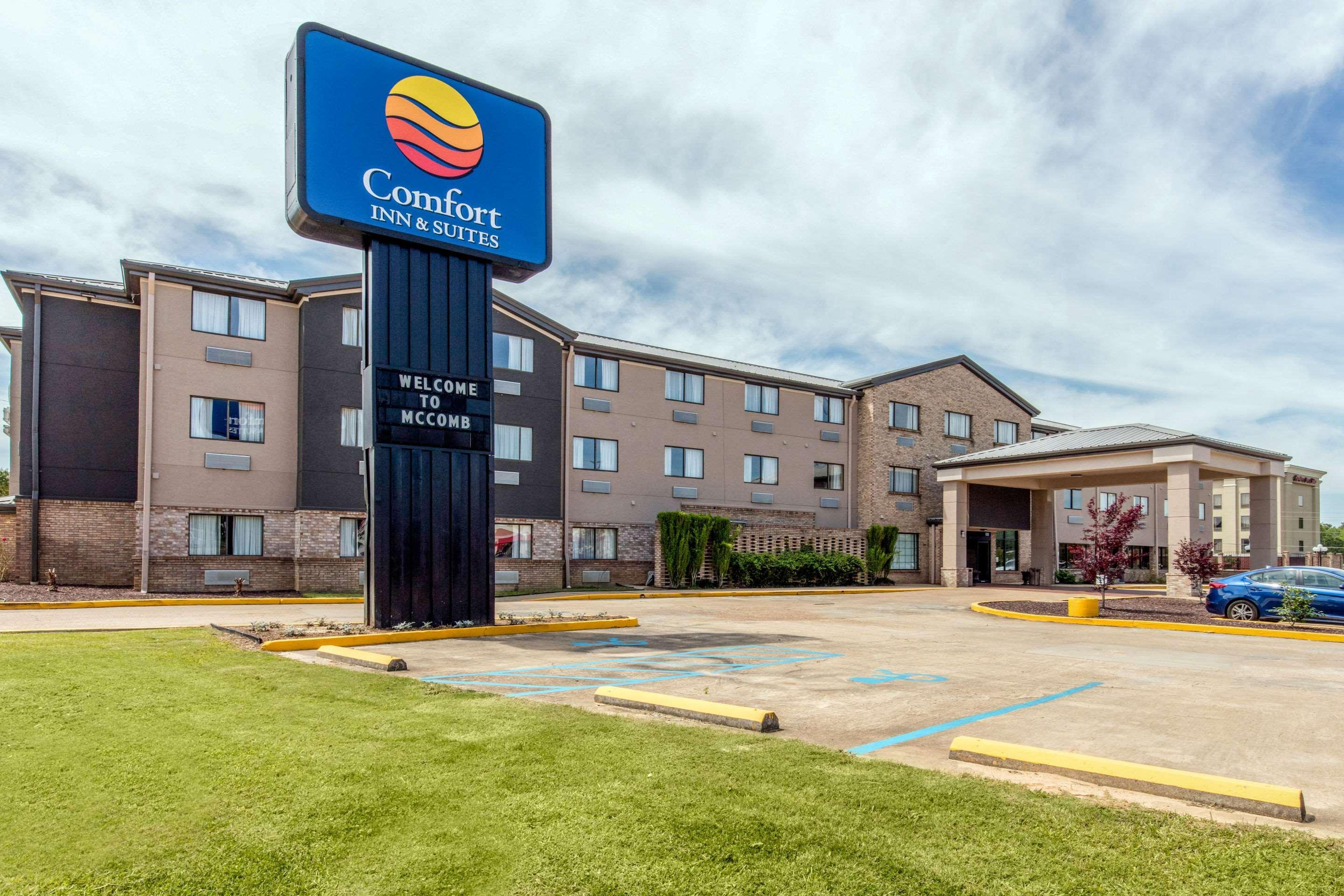 מק'קומב Comfort Inn & Suites מראה חיצוני תמונה