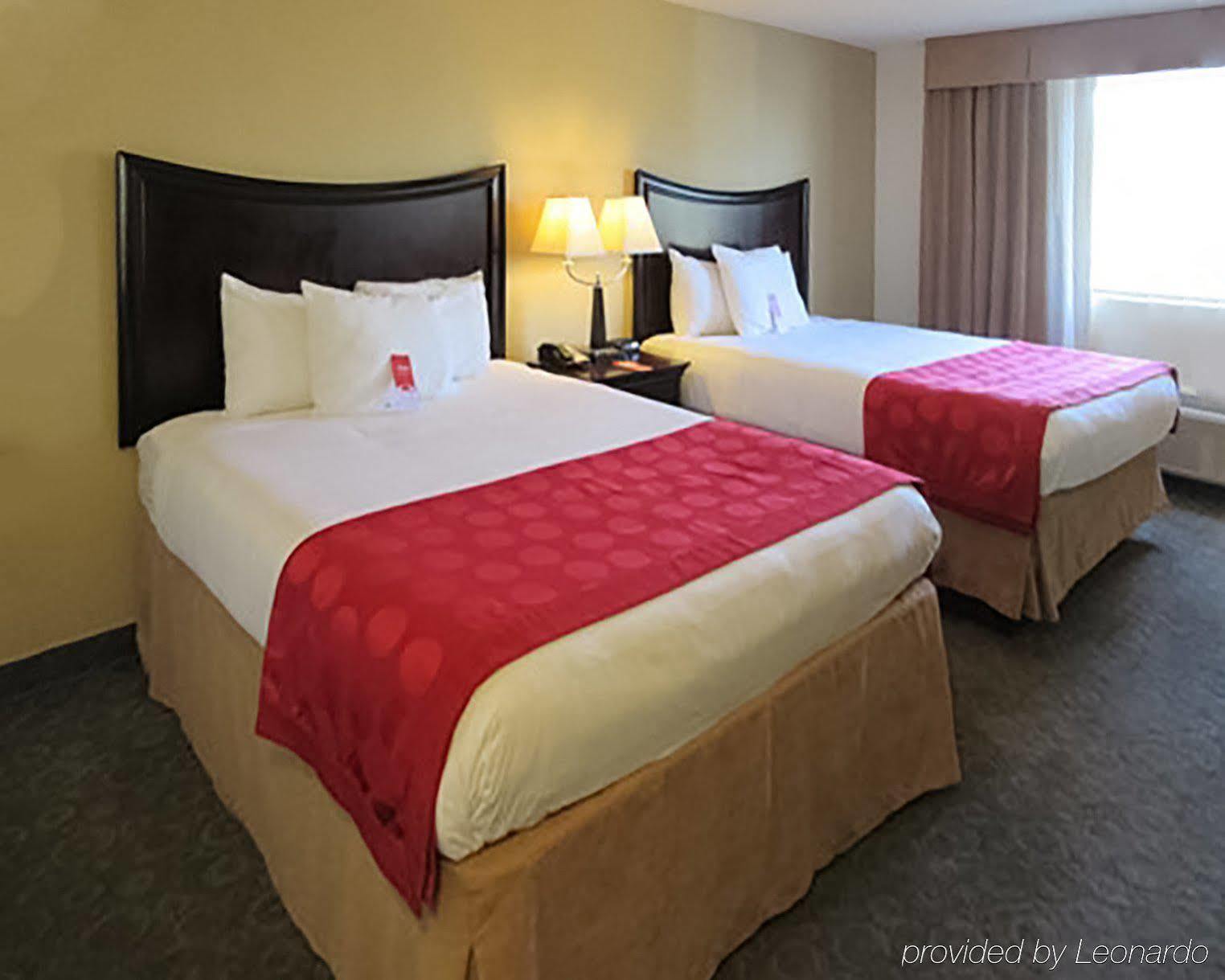 מק'קומב Comfort Inn & Suites מראה חיצוני תמונה